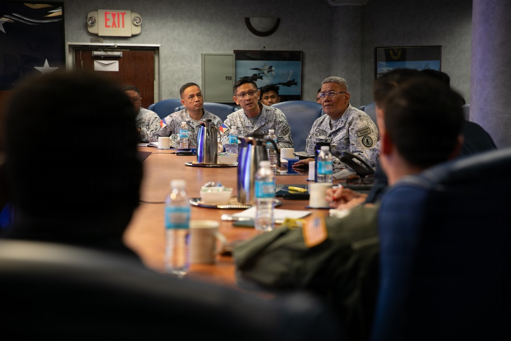 U.S. 7th Fleet hosts Philippine Navy for Staff Talks