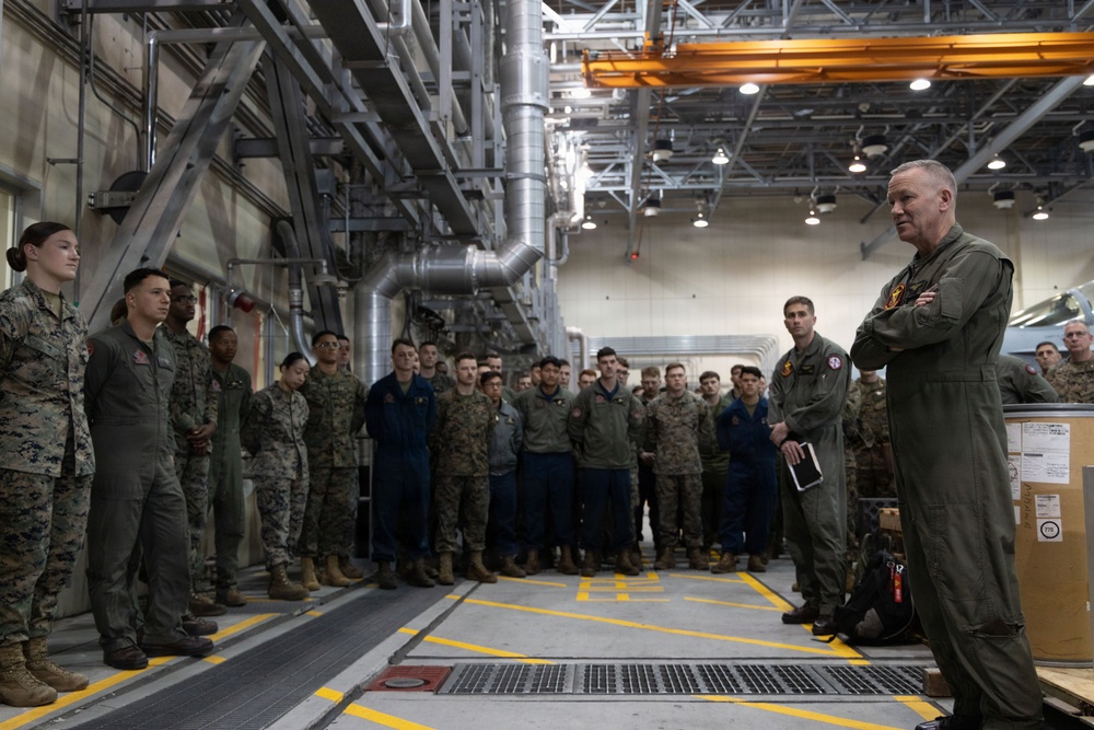 Deputy Commandant for Aviation visits MAG-12