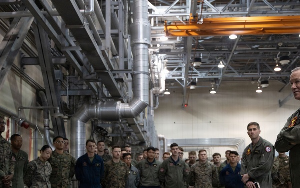 Deputy Commandant for Aviation visits MAG-12