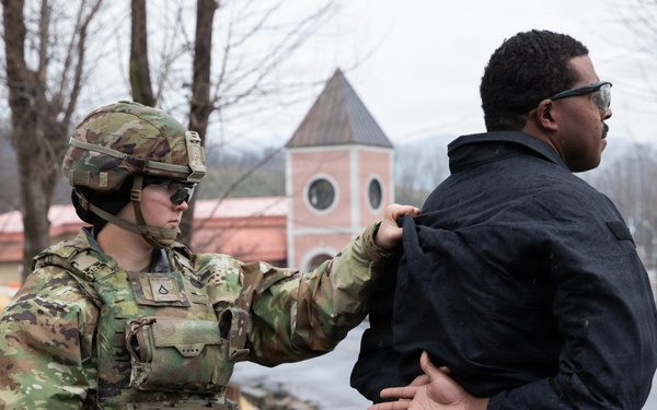 MP Soldier secures simulated detainee