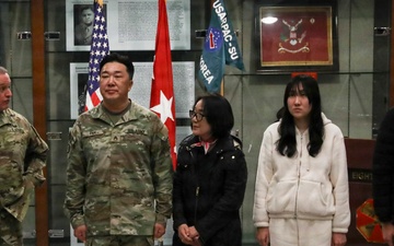 Lt. Gen. Robert D. Harter Promotes Soldiers