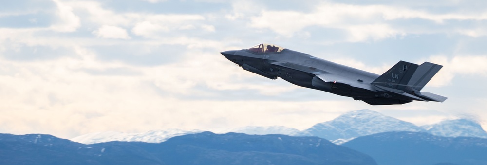 48 FW, RNoAF takeoffs at Cold Response 26