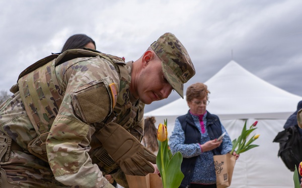 Mississippi National Guard Soldiers pick tulips on Tulip Day in Washington, D.C.