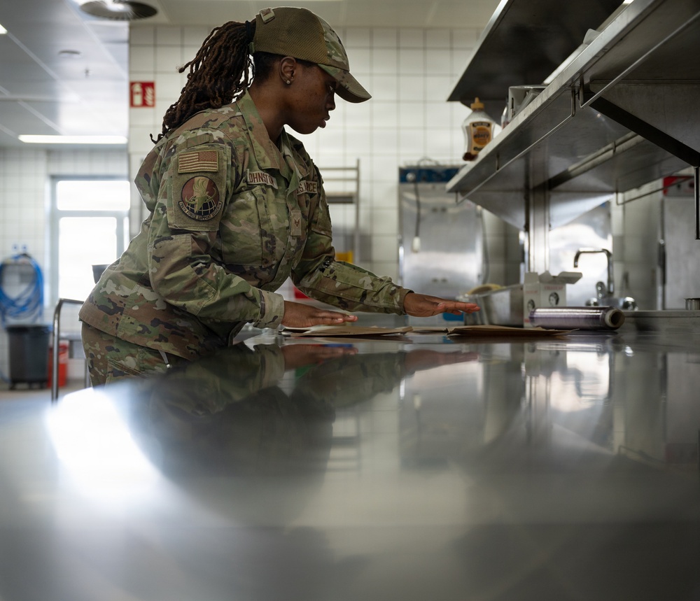 Jawbone Flight Kitchen keeps aircrew fueled for flight