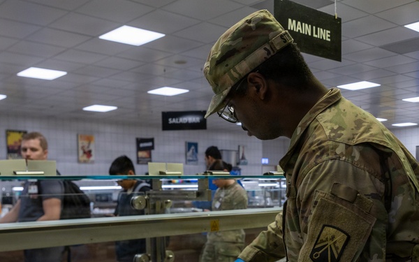 55th Quartermaster Company Provides Meal Support at LRMC Dining Facility