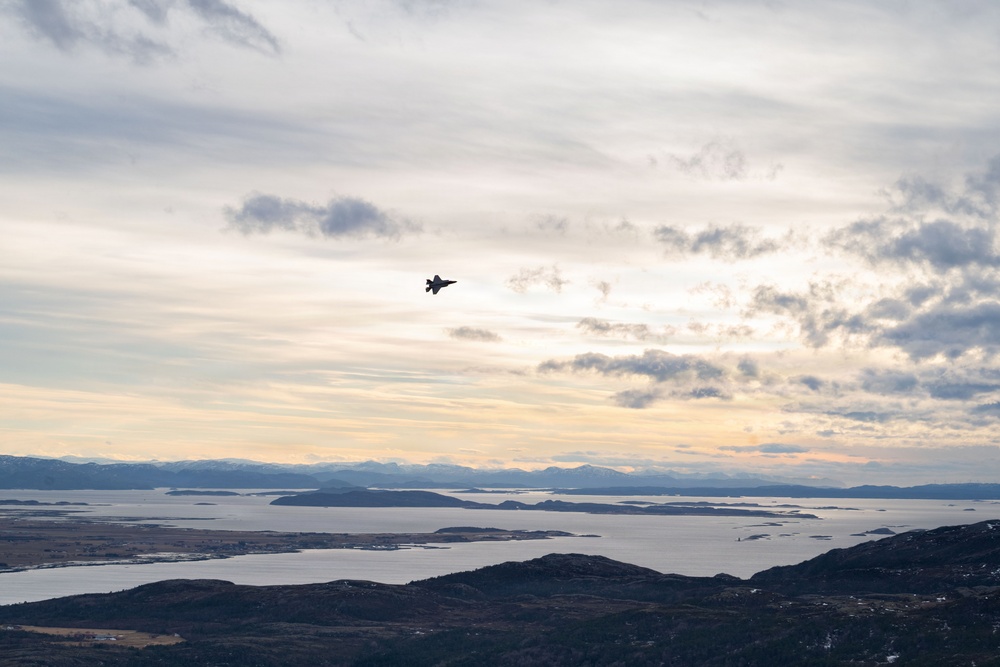 48 FW, RNoAF conduct low level operations at Cold Response 26