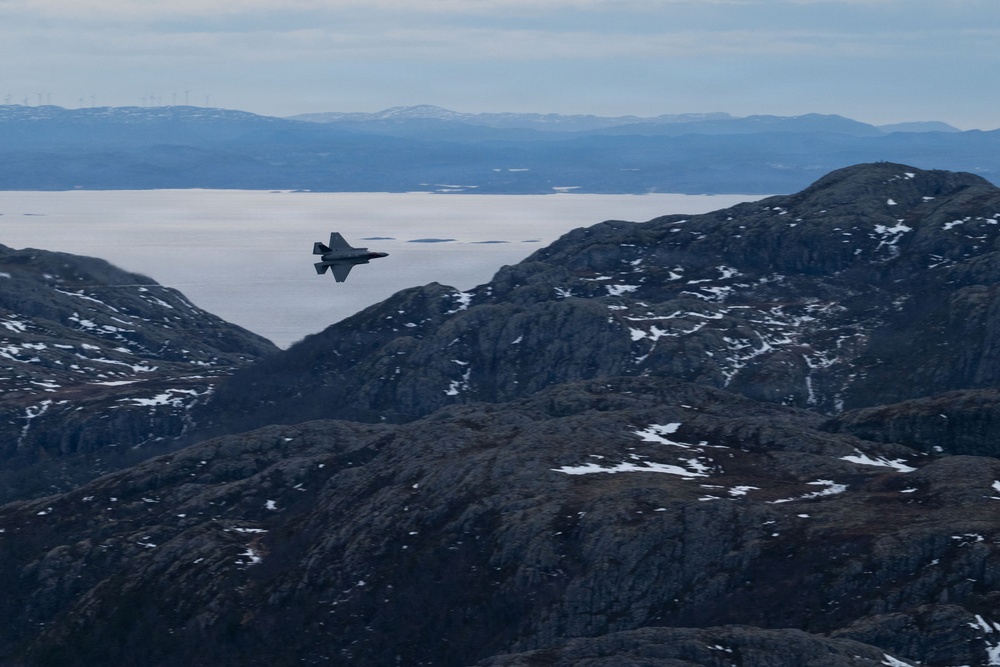 48 FW, RNoAF conduct low level operations at Cold Response 26