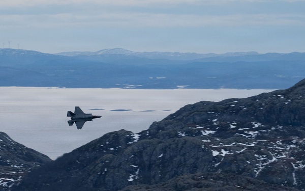 48 FW, RNoAF conduct low level operations at Cold Response 26