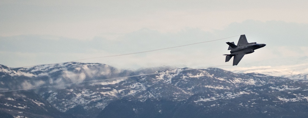 48 FW, RNoAF conduct low level operations at Cold Response 26