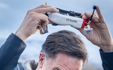 Mark Rutte thanks U.S. Marines at NATO military drill