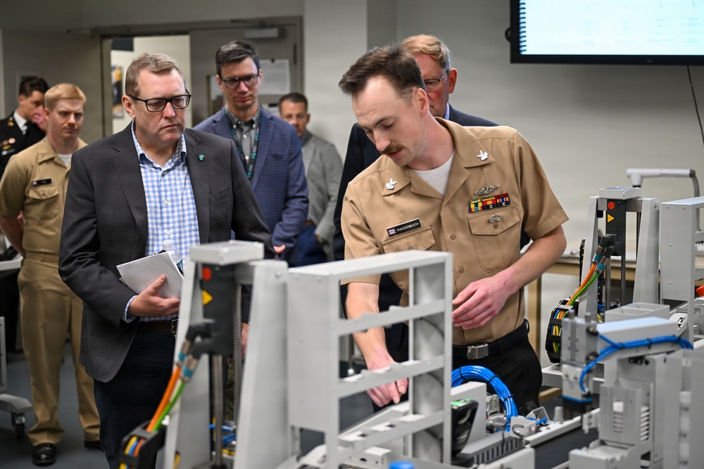 Australian Naval Nuclear Power Safety Regulator Director-General visits NNPTC