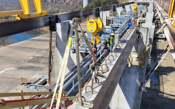 Major milestone for the Tenkiller Bridge project