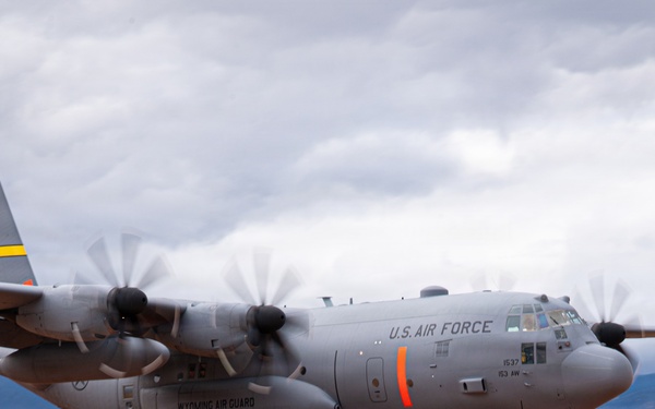 Mobility aircrews train with advanced tactics in Arizona