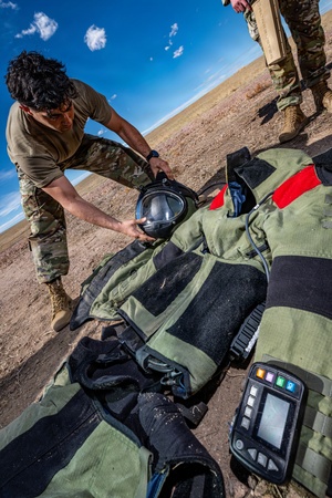 AFN Naples News Story - USS Mount Whitney Port Visit An Explosive Ordnance Disposal Training