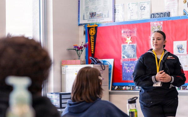 Recruiter visits Highlands High School