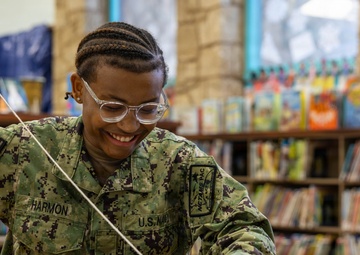 Sailors Participate In A Family Craft Making With The Community During Navy Week Hawai'i 2026
