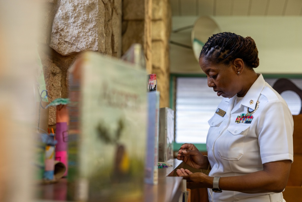 Sailors Participate In A Family Craft Making With The Community During Navy Week Hawai'i 2026