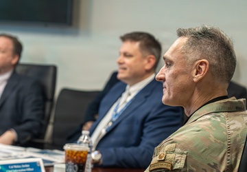 Air Force Intelligence Community Visits DC3