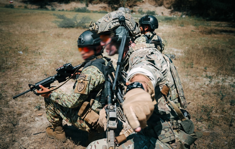 U.S. Army Green Berets Train With Salvadoran Special Operations Forces