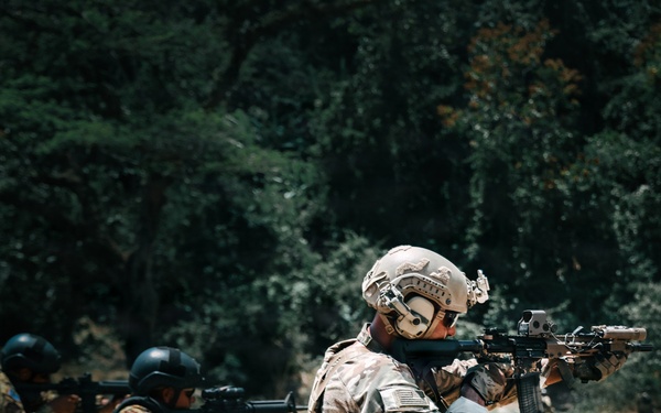 U.S. Army Green Berets Train With Salvadoran Special Operations Forces