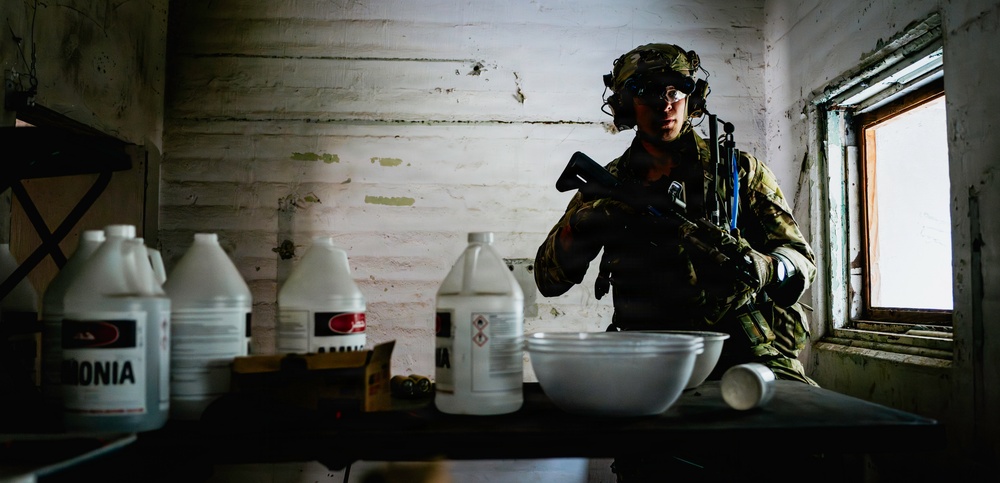 EOD Technicians Conduct a HME and IED Drill