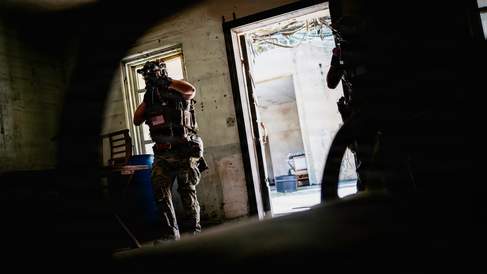 EOD Technicians Conduct a HME and IED Drill