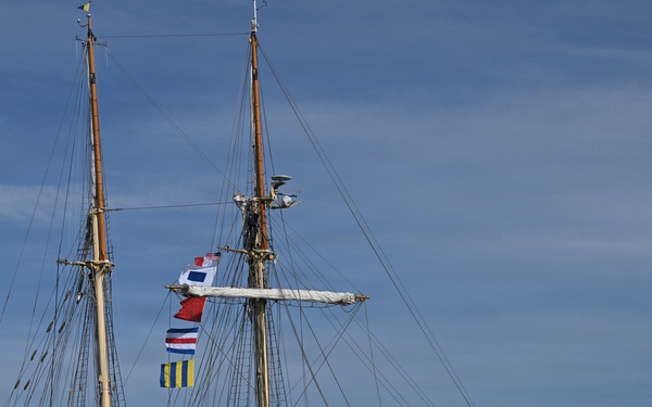 HMS Gladan Visits NAS Pensacola