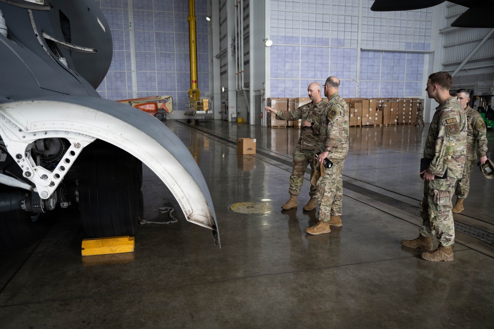 Eleventh Air Force command chief observes a C-17 Globemaster III maintenance rodeo