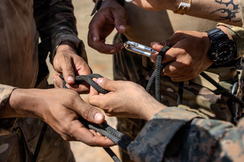 Jungle Operations Training Course - Panama 26-04: Z-Pully and Rope Bridge