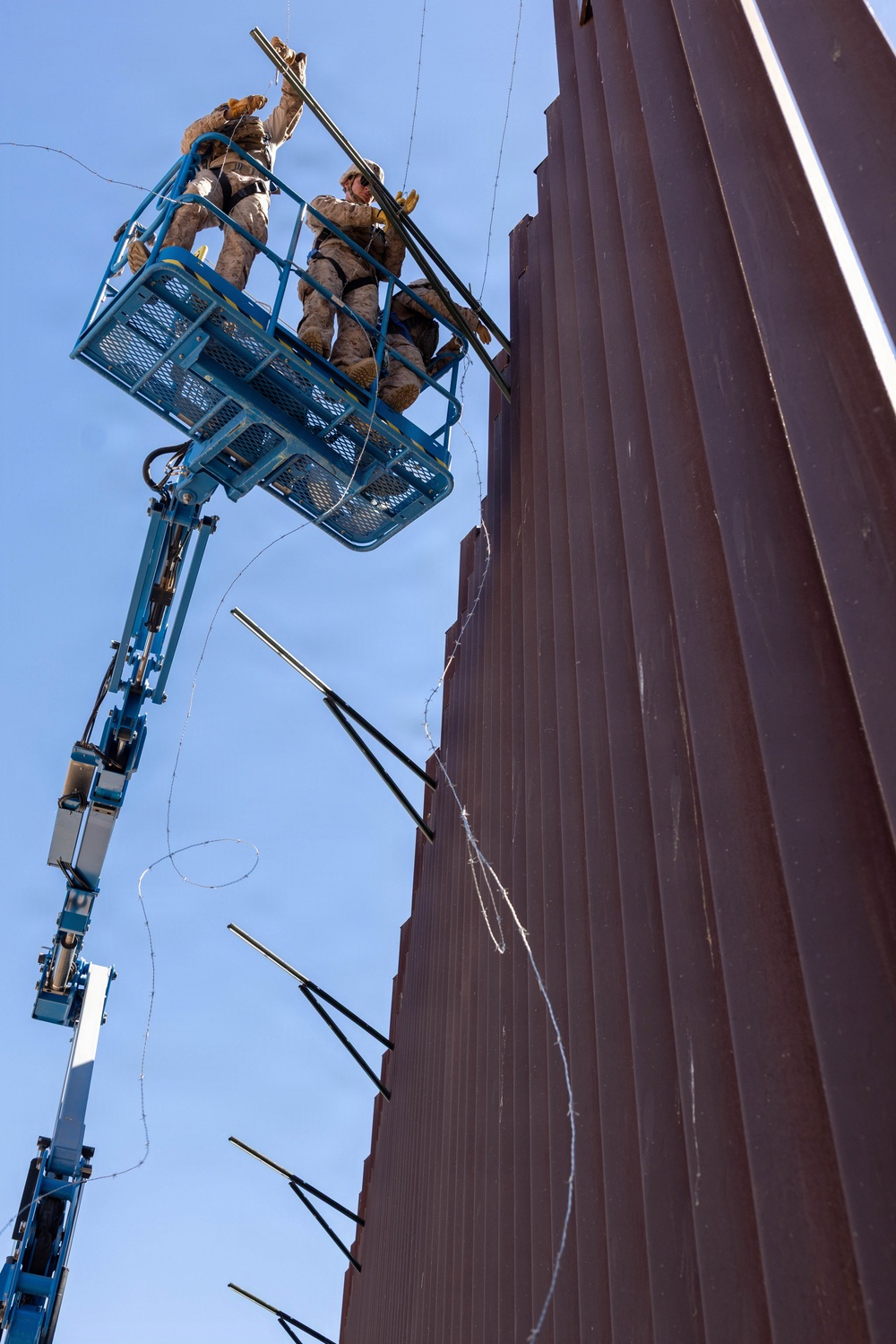 Marines with JTF-SB conduct border reinforcement