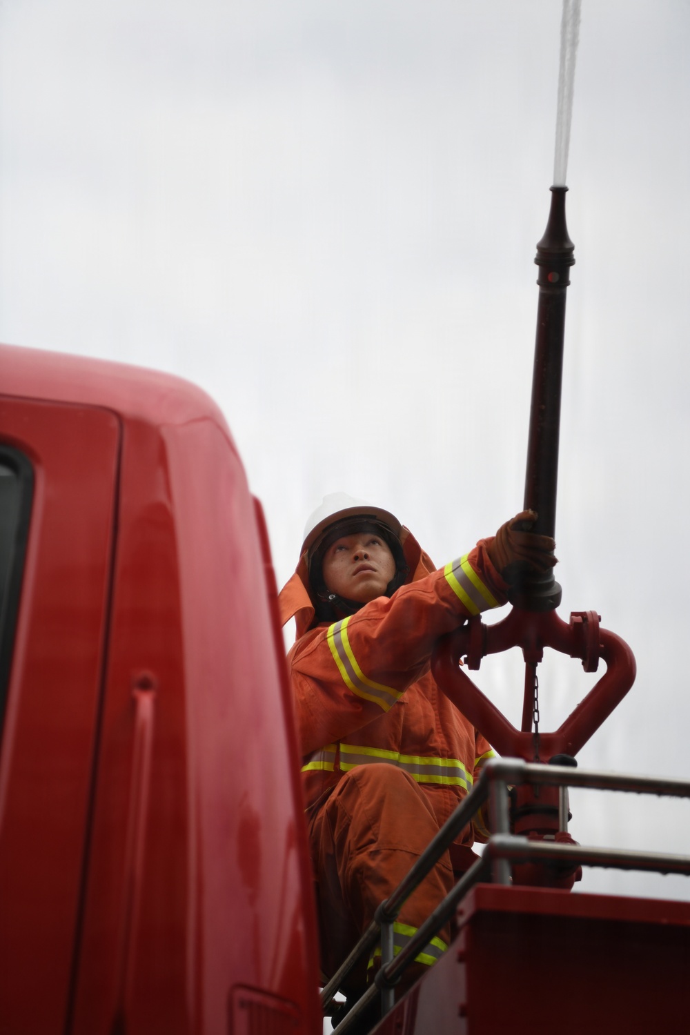U.S. Army, Japan Ground Self-Defense Force firefighters strengthen interoperability during joint fire drill