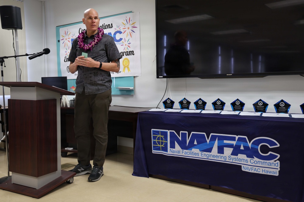 Eight NAVFAC Hawaii employees graduate from Employee Development Program