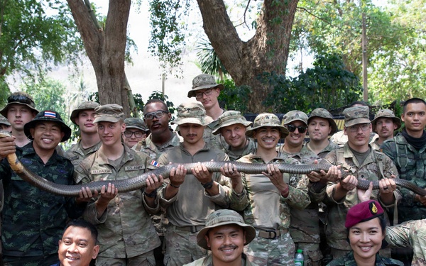 Hanuman Guardian | US Army Reserve Public Affairs Soldiers participate in Royal Thai Army Jungle Training