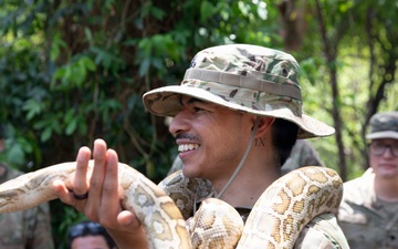 Hanuman Guardian | US Army Reserve Public Affairs Soldiers participate in Royal Thai Army Jungle Training