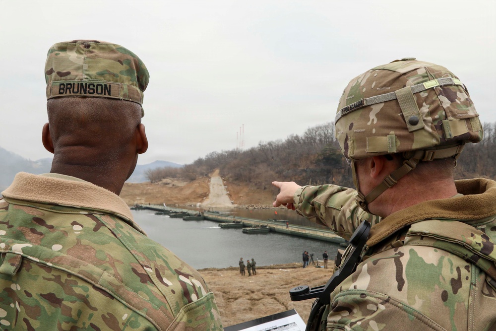 CFC Commander Observes Wet Gap Crossing During Freedom Shield 26