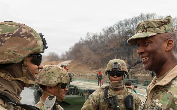 CFC Commander Observes Wet Gap Crossing During Freedom Shield 26