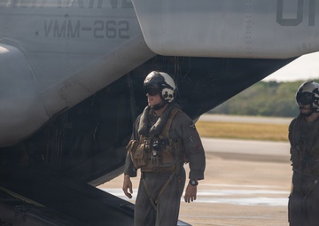 Maj. Gen. Annibale makes final flight as commanding general of 1st MAW
