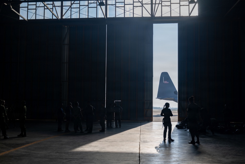 U.S. and Royal Thai Navies continue freefall training, exchange wings at CG26