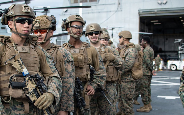 The 31st Marine Expeditionary Unit Conducts Live Fire onboard USS New Orleans (LPD 18)