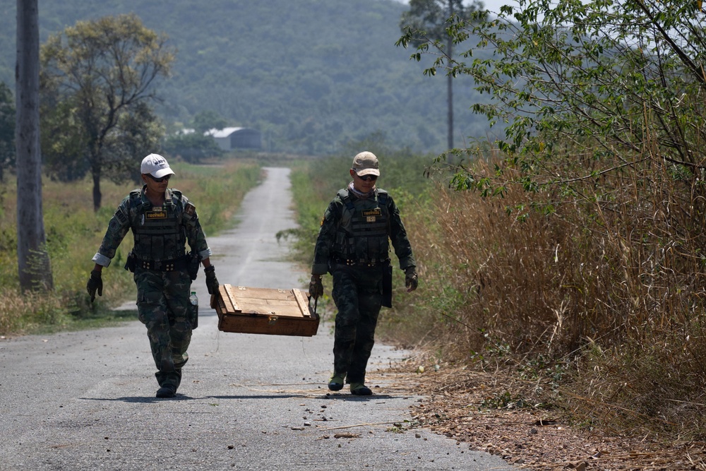 U.S. and Royal Thai Navies perform surface and IED drills at CG26