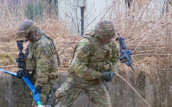 U.S. Army 2d Infantry Division/ROK-U.S. Combined Division and ROKA 1st Logistic Support Command conducts Joint Fuel and Water Purification training