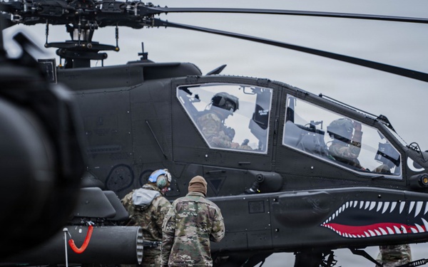 12th CAB Soldiers refuel and rearm Apaches during Operation Skyfall