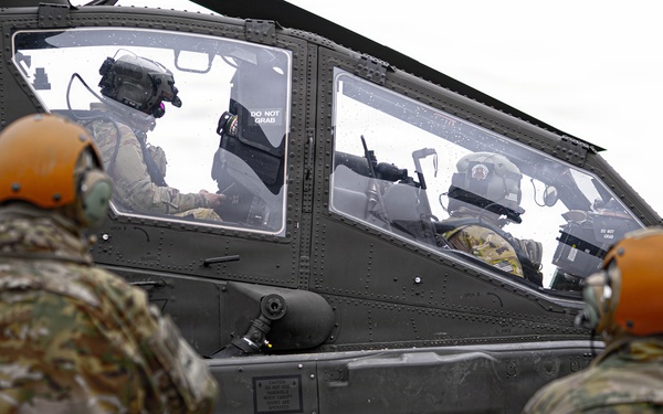 12th CAB Soldiers refuel and rearm Apaches during Operation Skyfall