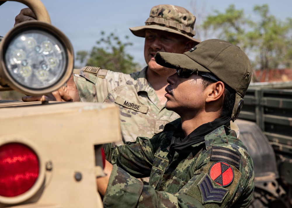 Hanuman Guardian | US - Thai Soldiers partner for field operations