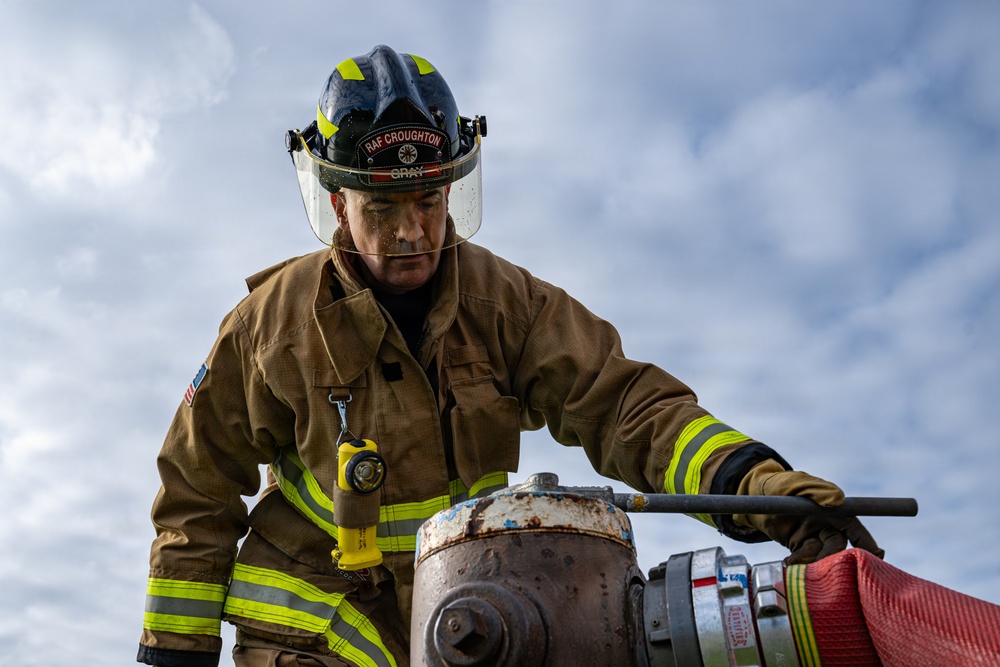 422 and 100 CES Fire train together