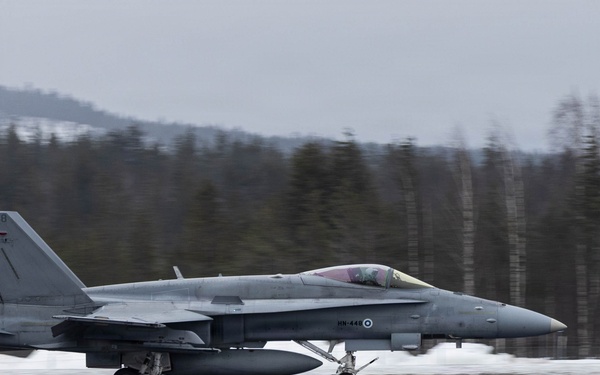 CORE26 | U.S. Marines and Finnish Airmen with the Lapland Air Wing Participate in a Media Day