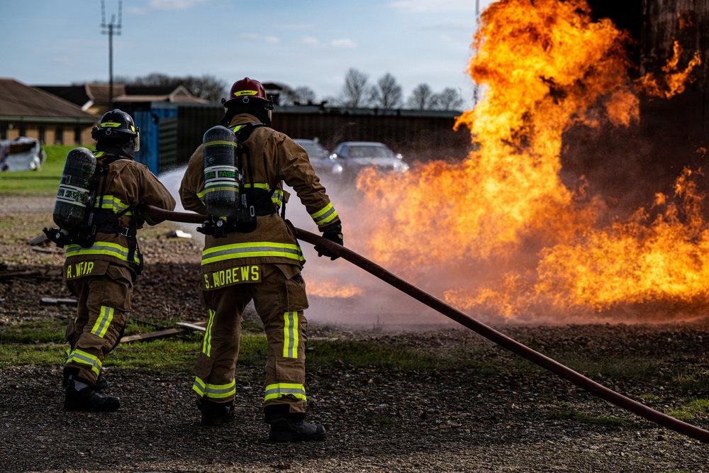 422 and 100 CES Fire train together