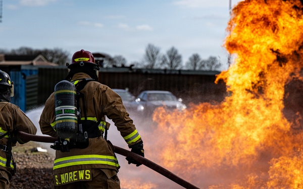 422 and 100 CES Fire train together