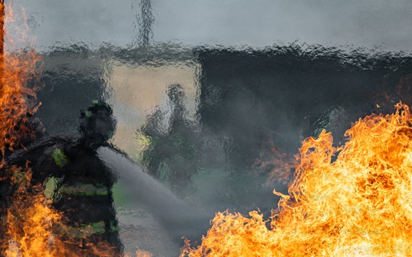 422 and 100 CES Fire train together