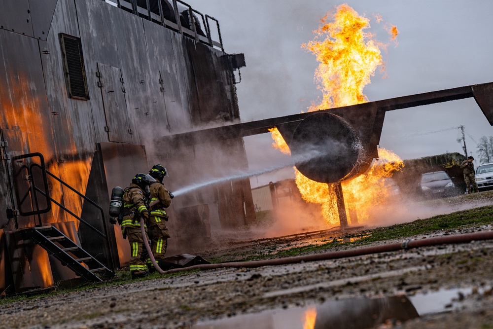 422 and 100 CES Fire train together